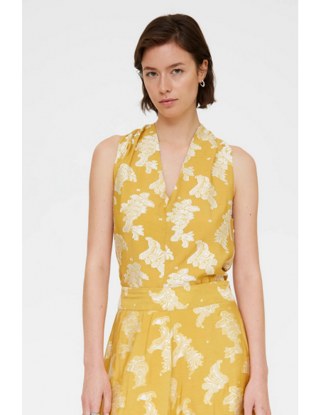 TOP ESTAMPADO JACQUARD