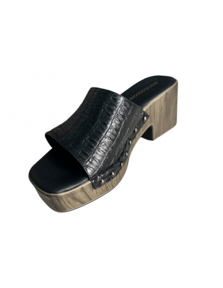 ZUECO TACHAS NEGRO