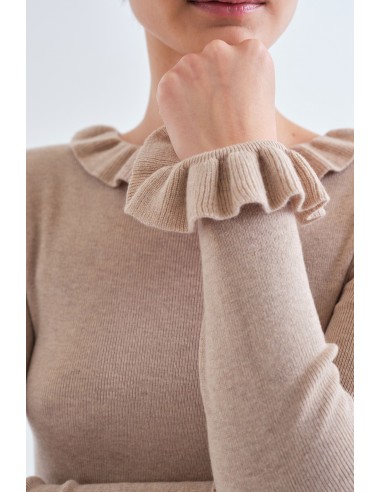 TOP CON VOLANTES DE PUNTO BEIGE