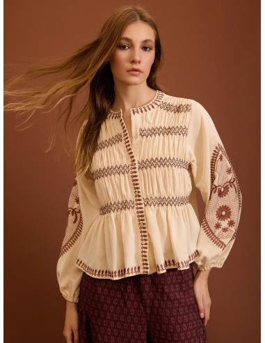 BLUSA BORDADA CON FRUNCES