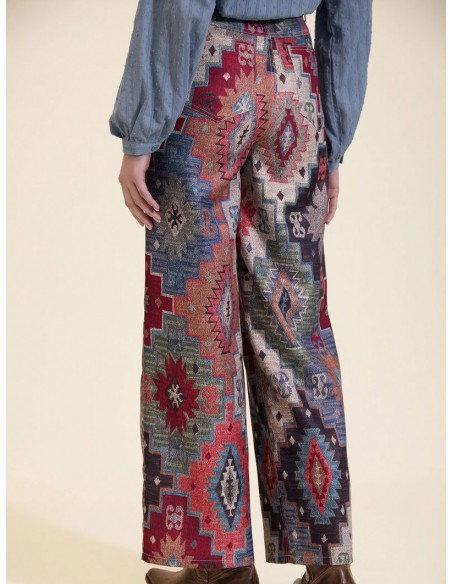 PANTALONES CON ESTAMPADO ÉTNICO