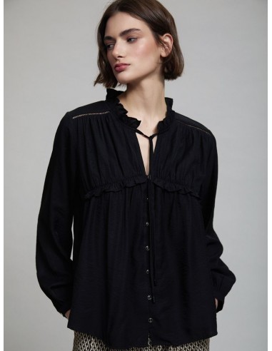 BLUSA FLUIDA CON VOLANTE