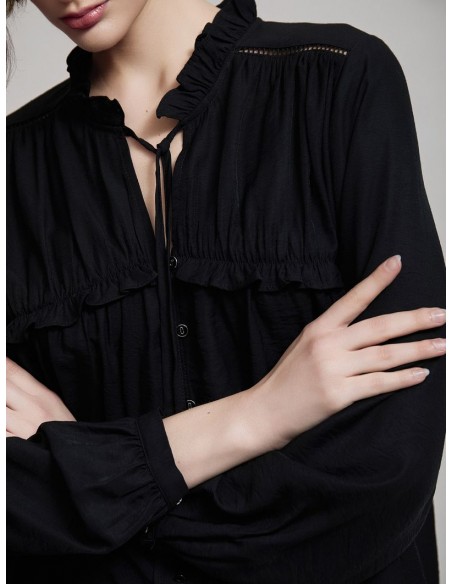 BLUSA FLUIDA CON VOLANTE