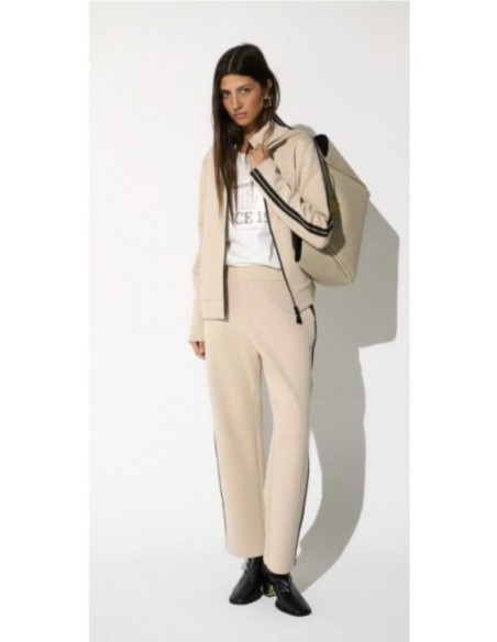 PANTALÓN JOGGER CON DETALLE EN LATERAL