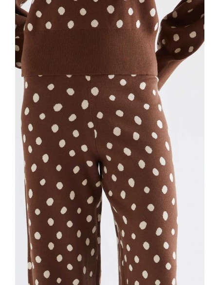 PANTALÓN CON ESTAMPADO PUNTO MARRÓN CATAHOULA