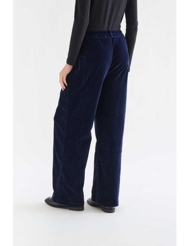 PANTALÓN ATERCIOPELADO CON BOTÓN JOYA