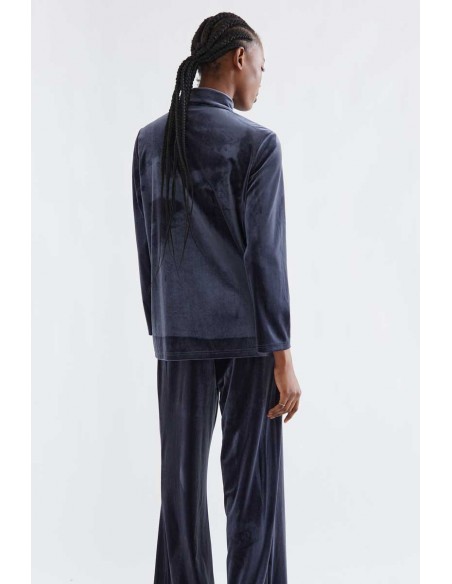 BLAZER DE TERCIOPELO CON BOTONES TIPO RANA